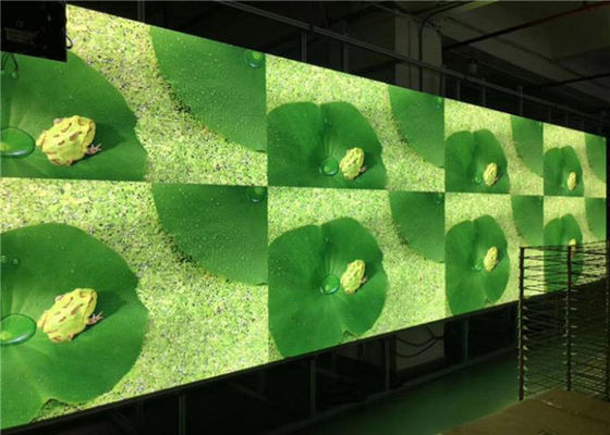 2880hz HD छोटे पिक्सेल पिच एलईडी डिस्प्ले फुल कलर एलईडी पोस्टर 12 महीने की वारंटी