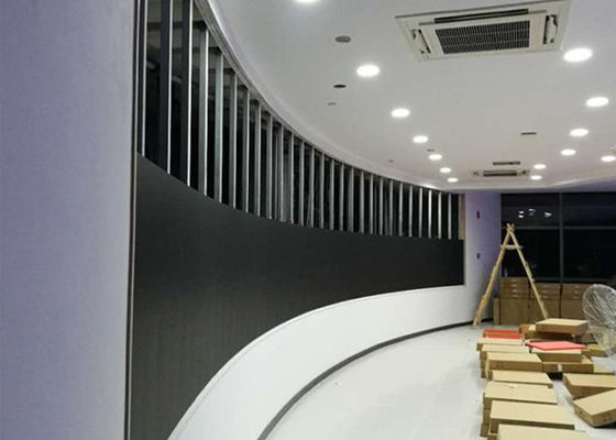 लचीले एचडी एलईडी वीडियो वॉल पी 2.5 900 एनआईटी हाई रिफ्रेश फ्रंट एक्सेस मेंटेनेंस