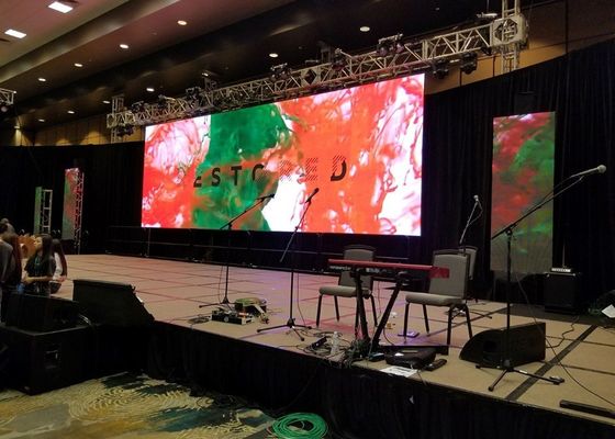 140 डिग्री 1R1G1B P4.46 फ्लेक्सिबल एलईडी डिस्प्ले स्क्रीन SMD3528